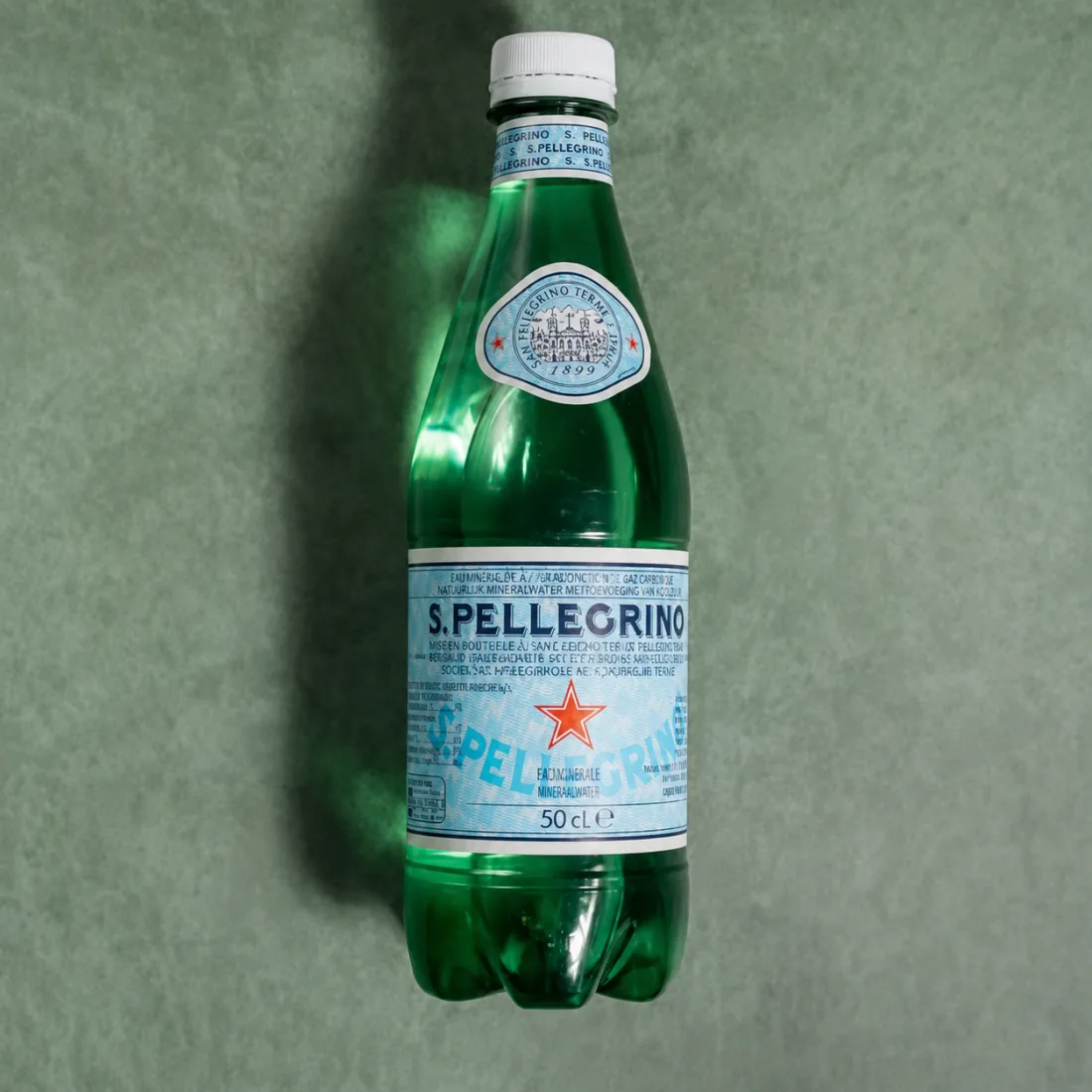 Bouteille d'eau pétillante San Pellegrino 50 cl